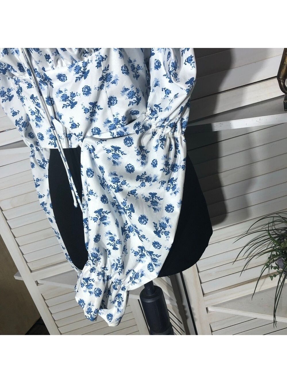 Vintage Y2K Floral Cropped Top Blue and White Medium - Picture 13 of 13